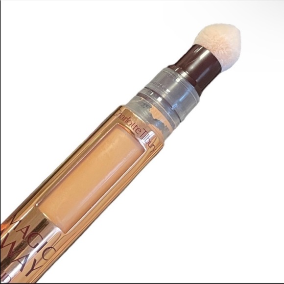 *HOST PICK* CHARLOTTE TILBURY MAGIC AWAY LIQUID CONCEALER SHADE 8 MEDIUM - Picture 2 of 4